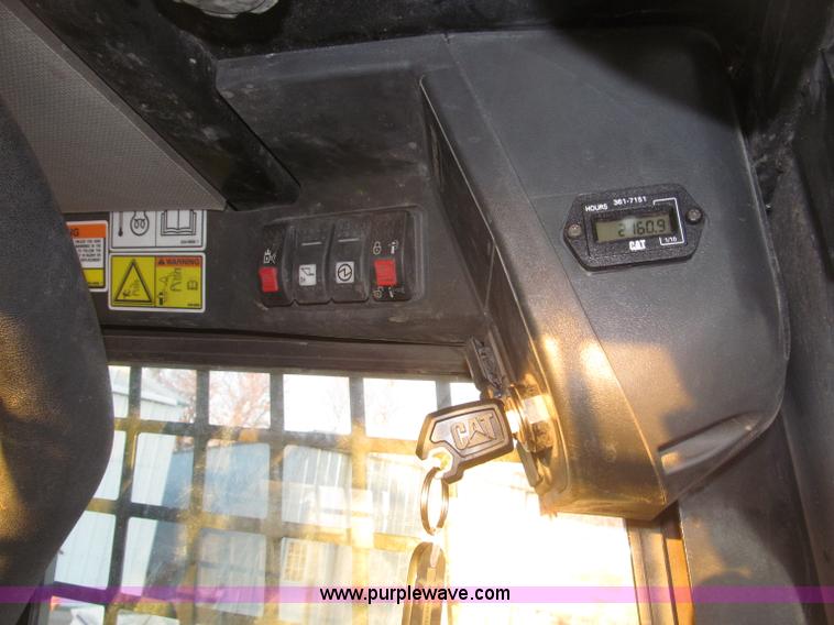 image for item B5339 2005 Caterpillar 287B track skid steer