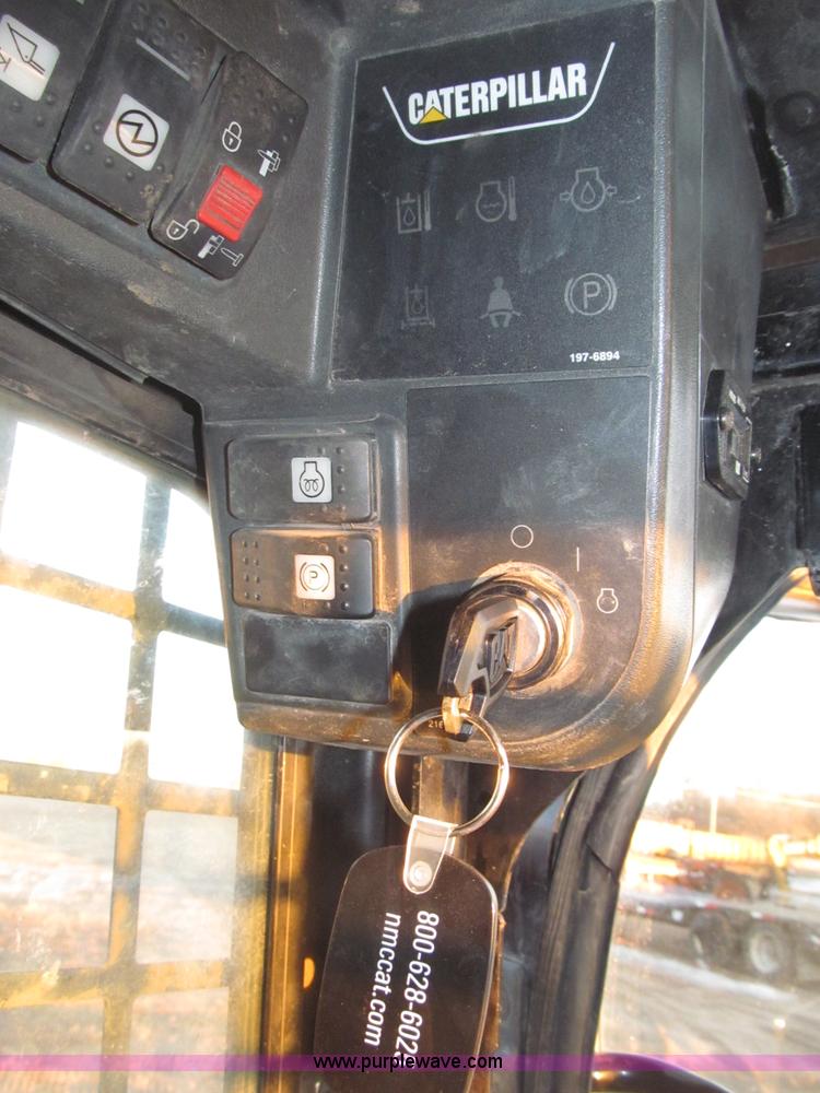 image for item B5339 2005 Caterpillar 287B track skid steer