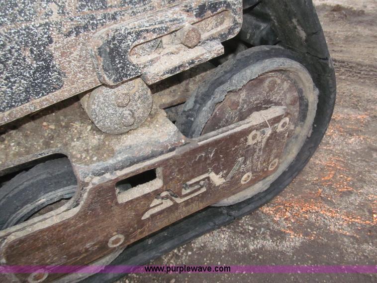 image for item B5339 2005 Caterpillar 287B track skid steer