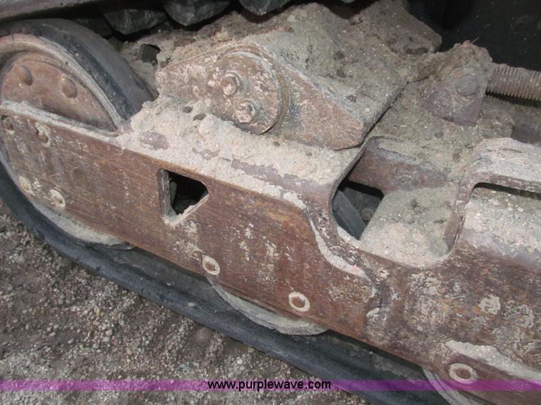 image for item B5339 2005 Caterpillar 287B track skid steer