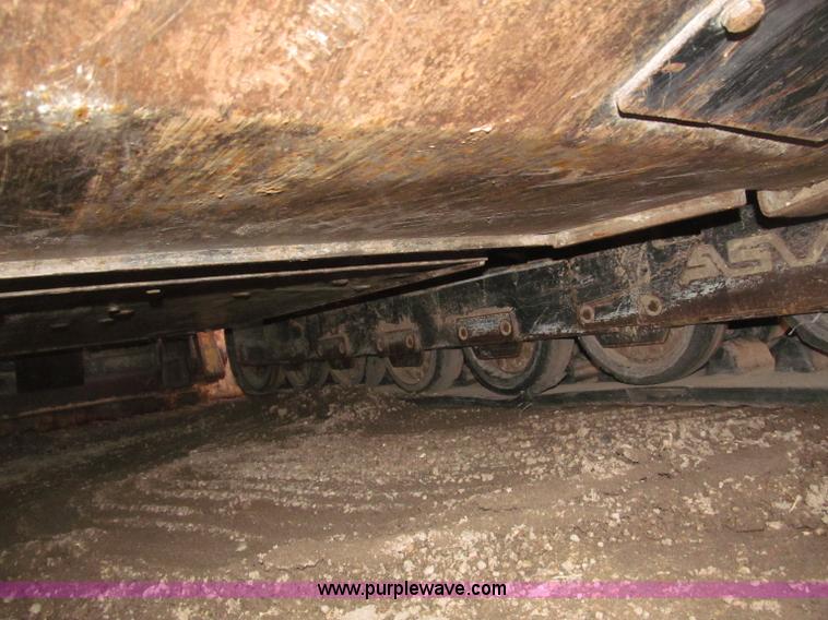 image for item B5339 2005 Caterpillar 287B track skid steer