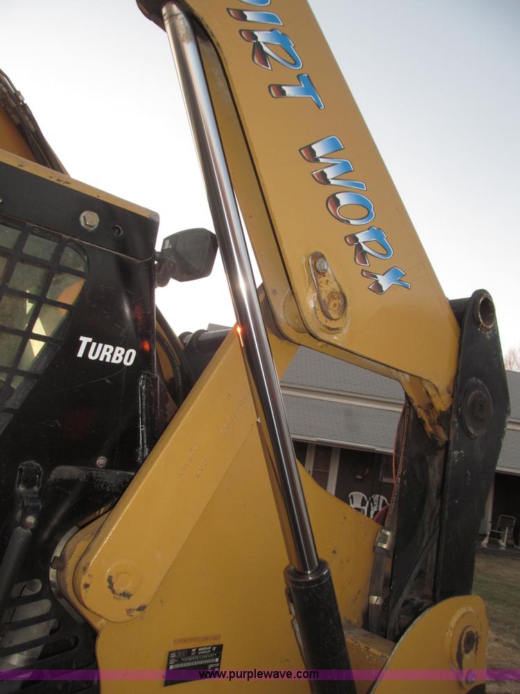 image for item B5339 2005 Caterpillar 287B track skid steer