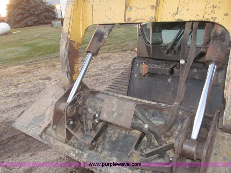image for item B5339 2005 Caterpillar 287B track skid steer