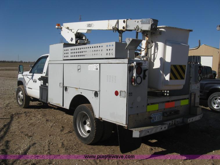 image for item B8424 1996 Chevrolet Cheyenne 3500 bucket truck
