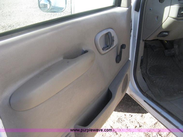 image for item B8424 1996 Chevrolet Cheyenne 3500 bucket truck