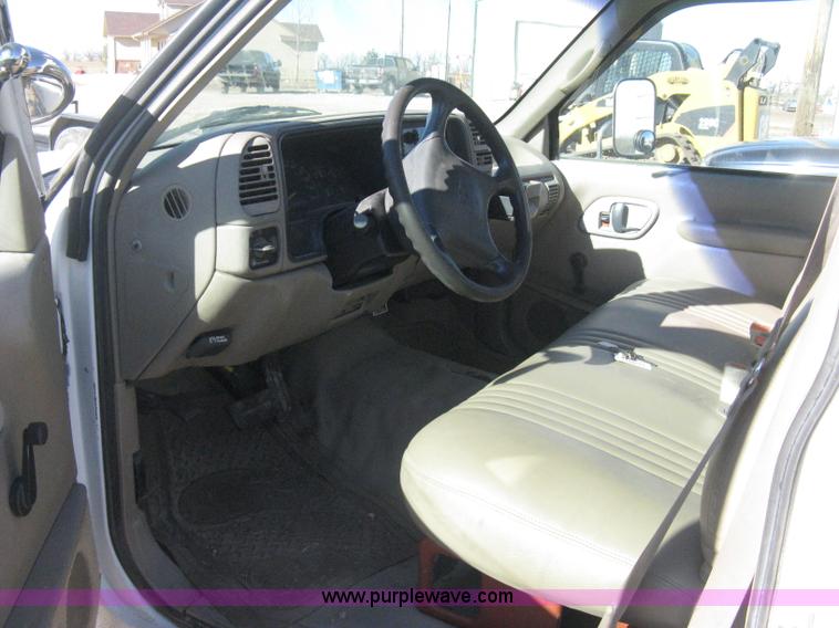 image for item B8424 1996 Chevrolet Cheyenne 3500 bucket truck