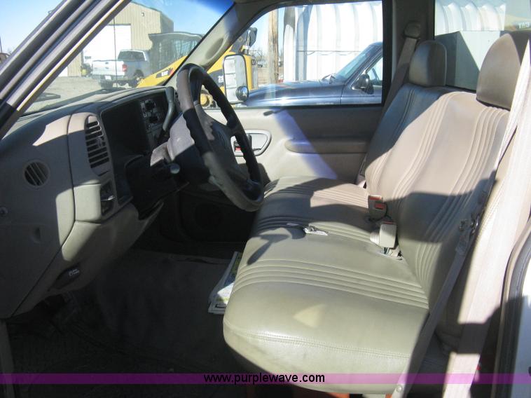 image for item B8424 1996 Chevrolet Cheyenne 3500 bucket truck