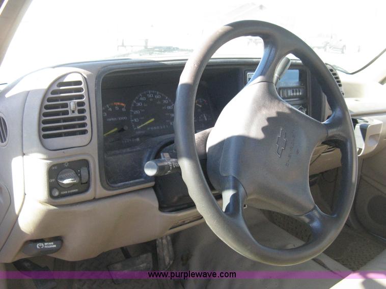 image for item B8424 1996 Chevrolet Cheyenne 3500 bucket truck