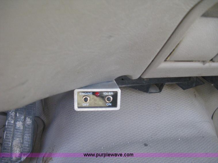 image for item B8424 1996 Chevrolet Cheyenne 3500 bucket truck