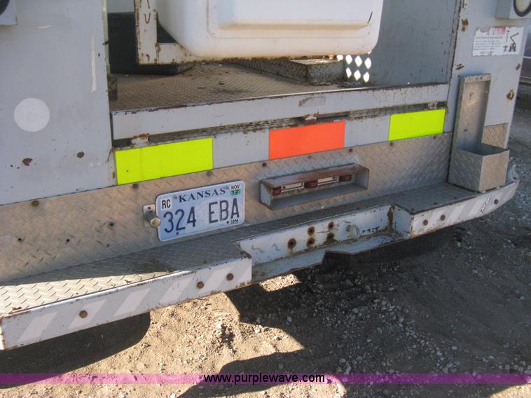 image for item B8424 1996 Chevrolet Cheyenne 3500 bucket truck