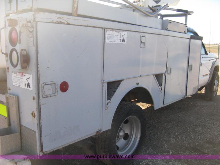 image for item B8424 1996 Chevrolet Cheyenne 3500 bucket truck