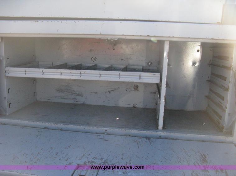 image for item B8424 1996 Chevrolet Cheyenne 3500 bucket truck