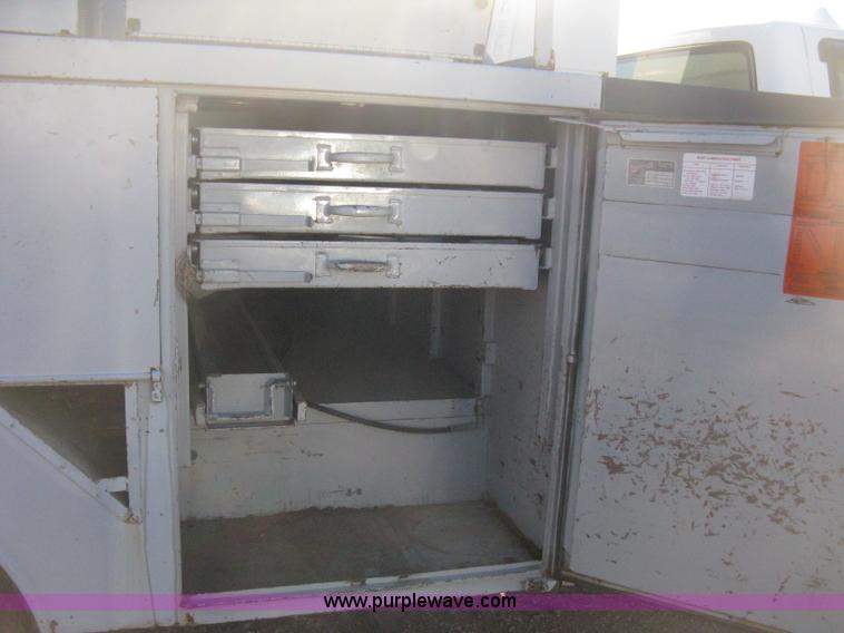 image for item B8424 1996 Chevrolet Cheyenne 3500 bucket truck