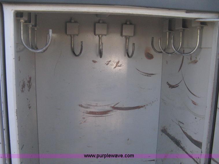 image for item B8424 1996 Chevrolet Cheyenne 3500 bucket truck