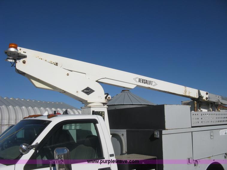 image for item B8424 1996 Chevrolet Cheyenne 3500 bucket truck