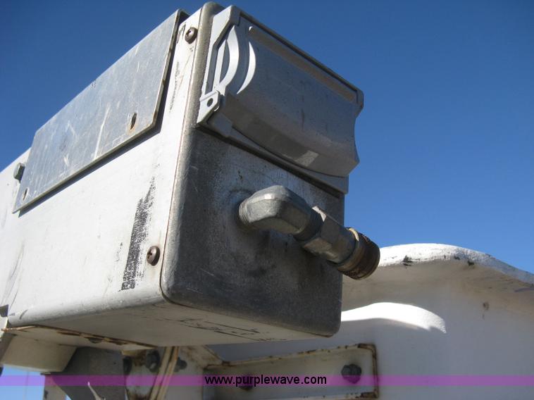 image for item B8424 1996 Chevrolet Cheyenne 3500 bucket truck