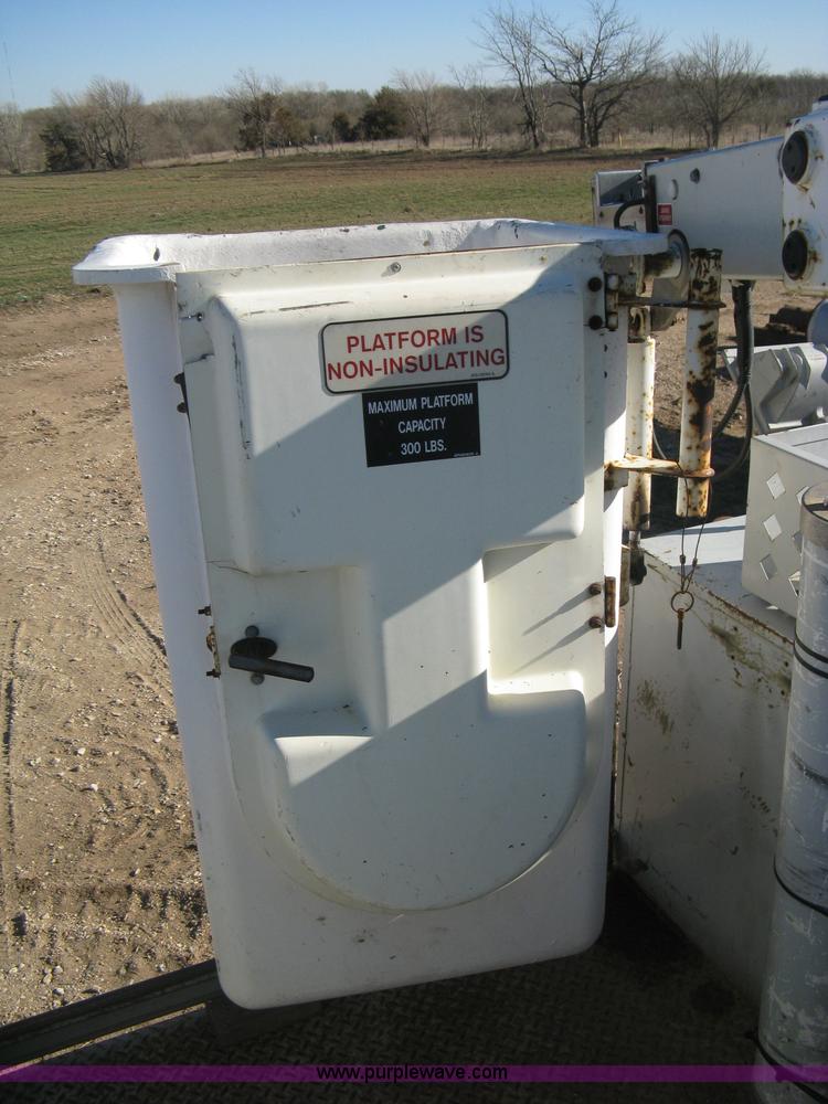 image for item B8424 1996 Chevrolet Cheyenne 3500 bucket truck