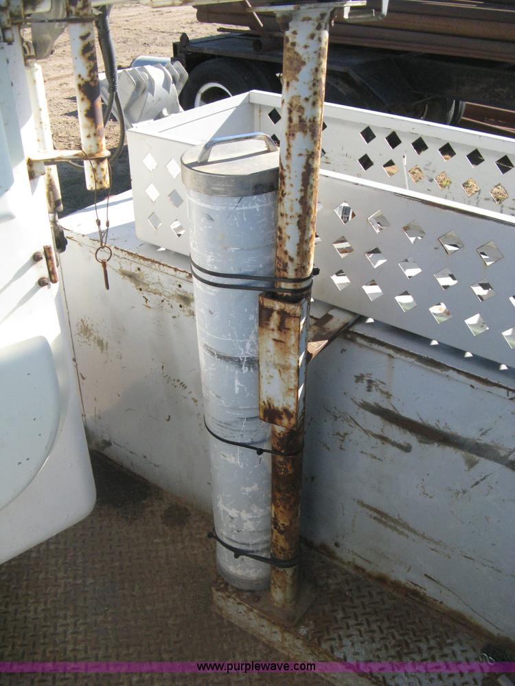 image for item B8424 1996 Chevrolet Cheyenne 3500 bucket truck