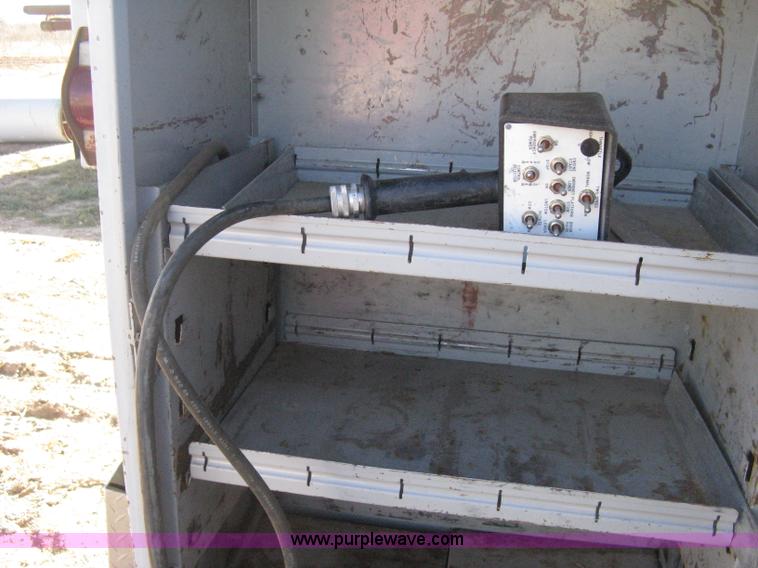 image for item B8424 1996 Chevrolet Cheyenne 3500 bucket truck