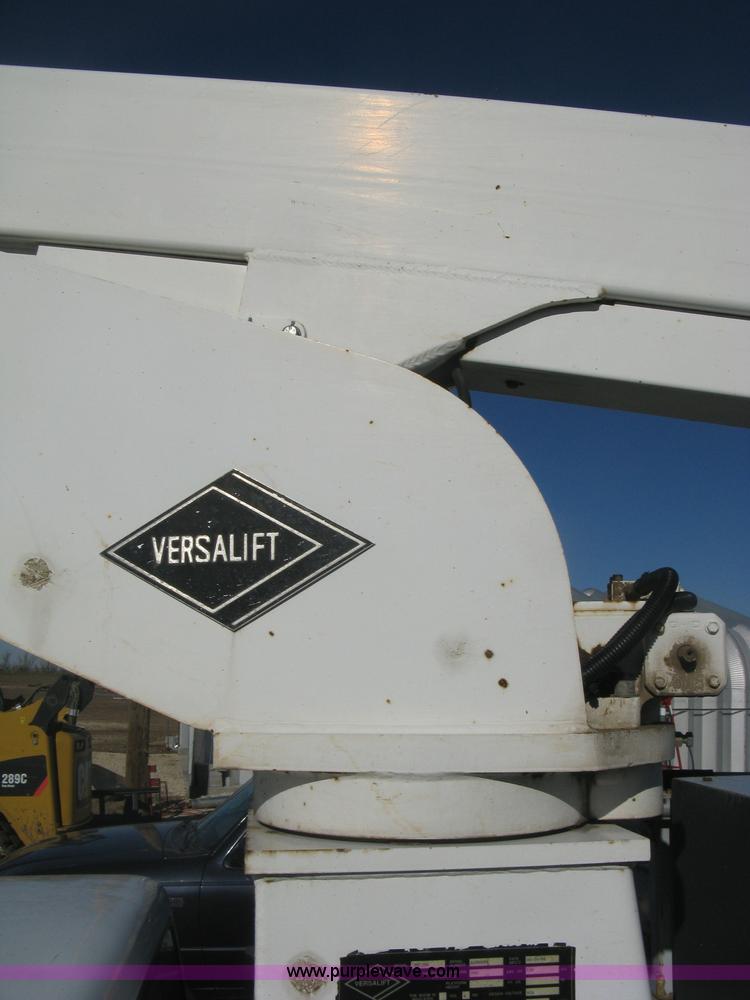 image for item B8424 1996 Chevrolet Cheyenne 3500 bucket truck