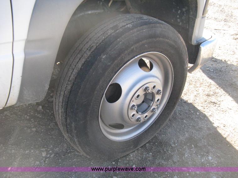 image for item B8424 1996 Chevrolet Cheyenne 3500 bucket truck