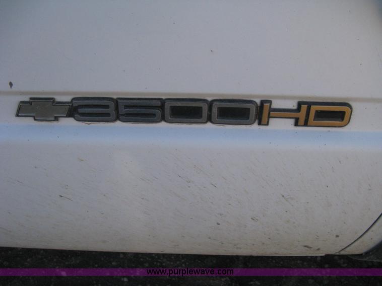 image for item B8424 1996 Chevrolet Cheyenne 3500 bucket truck