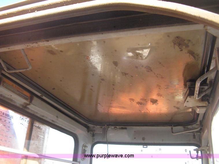 image for item B8435 1994 Hitachi EX300LC-2 excavator