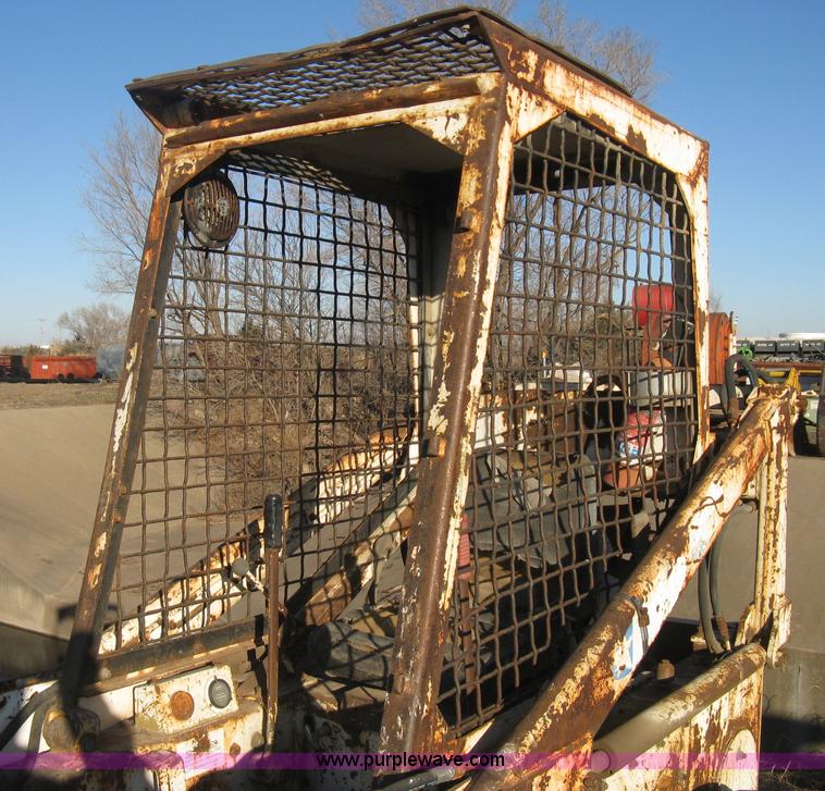 image for item B8440 1972 Bobcat 610 skid steer