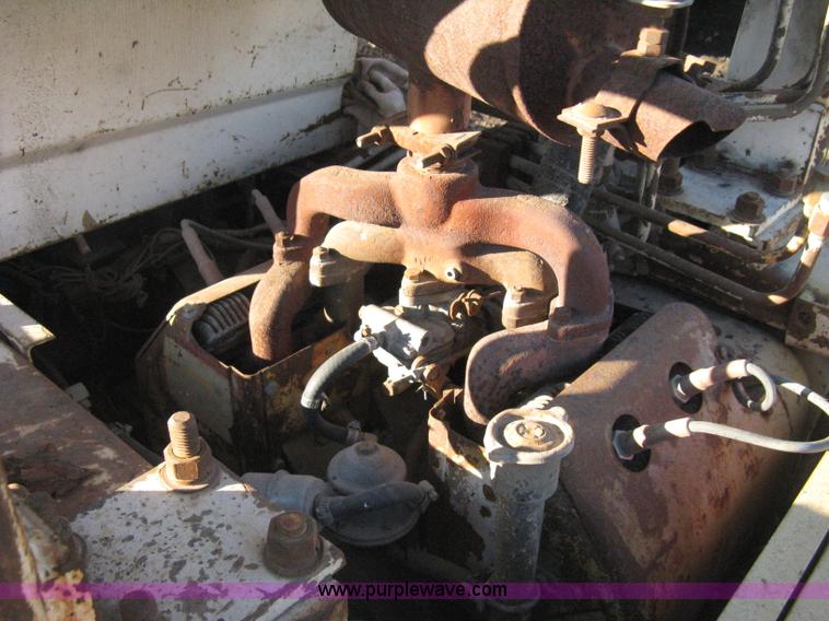 image for item B8440 1972 Bobcat 610 skid steer