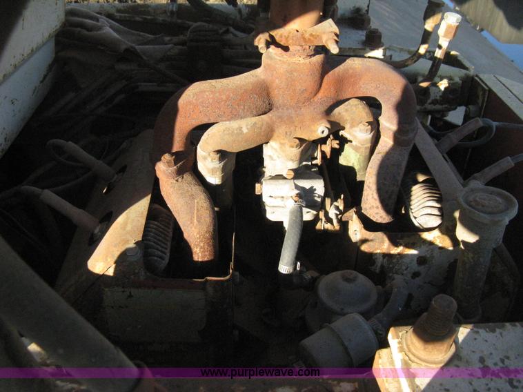 image for item B8440 1972 Bobcat 610 skid steer