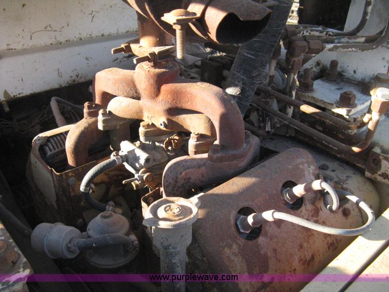 image for item B8440 1972 Bobcat 610 skid steer