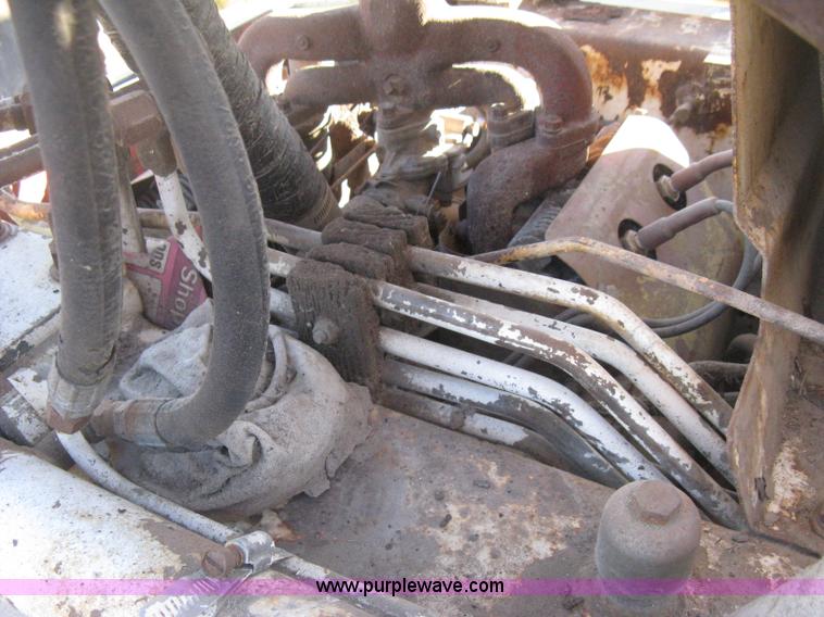 image for item B8440 1972 Bobcat 610 skid steer