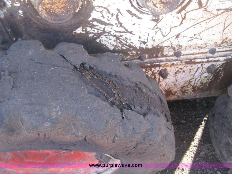 image for item B8440 1972 Bobcat 610 skid steer