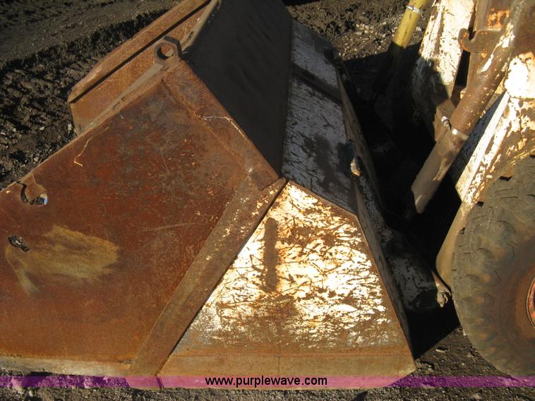 image for item B8440 1972 Bobcat 610 skid steer