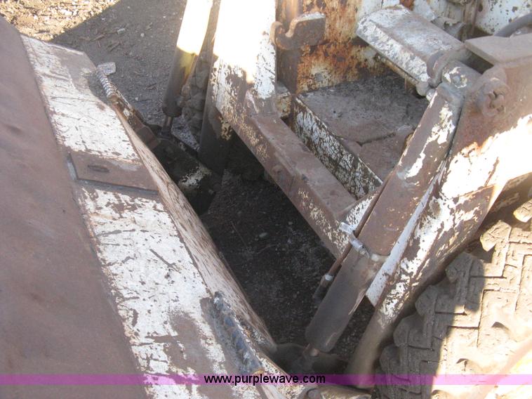 image for item B8440 1972 Bobcat 610 skid steer