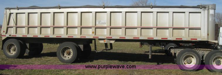 image for item B8489 1991 Travis spread axle end dump trailer