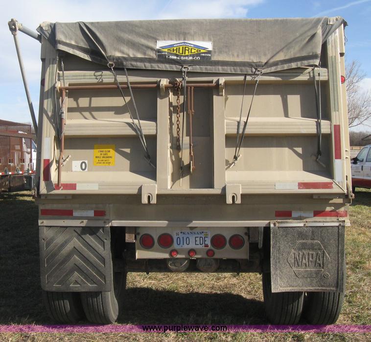 image for item B8489 1991 Travis spread axle end dump trailer