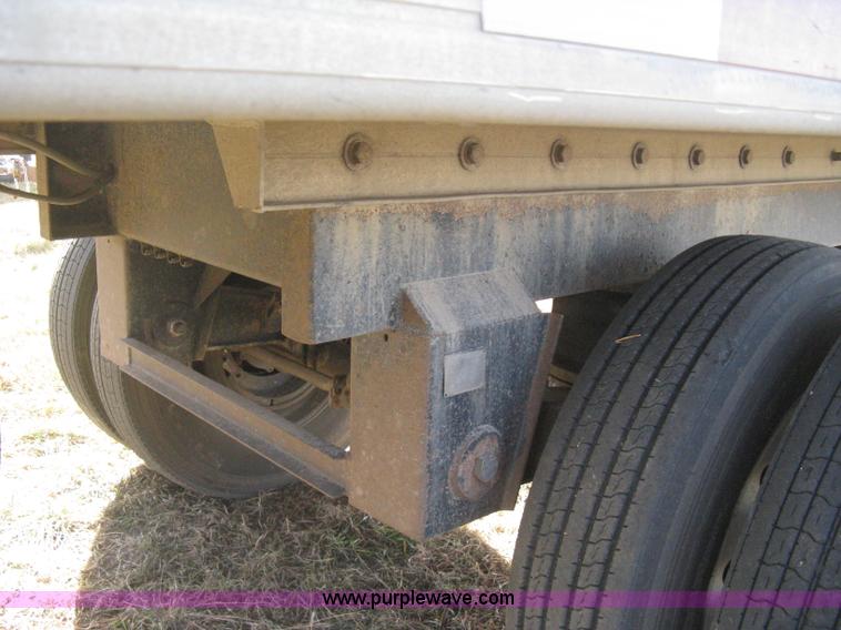 image for item B8489 1991 Travis spread axle end dump trailer