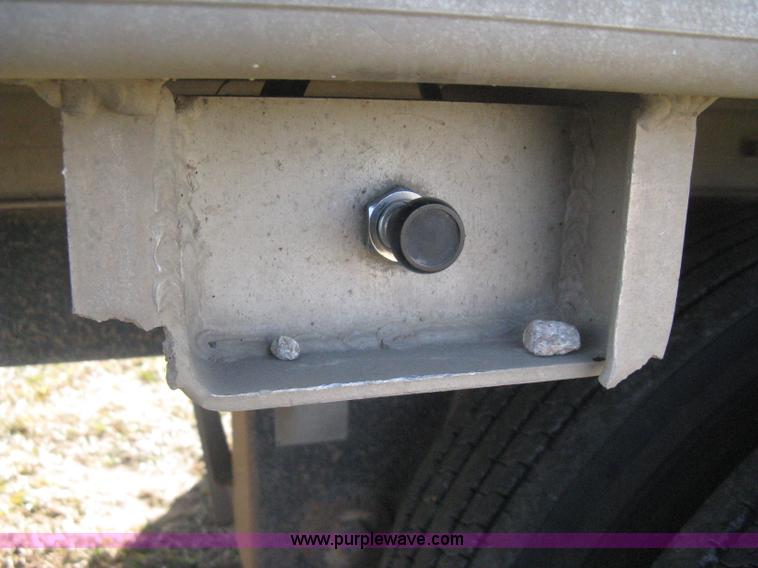 image for item B8489 1991 Travis spread axle end dump trailer