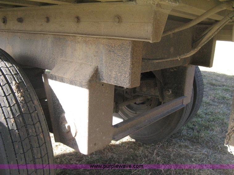 image for item B8489 1991 Travis spread axle end dump trailer