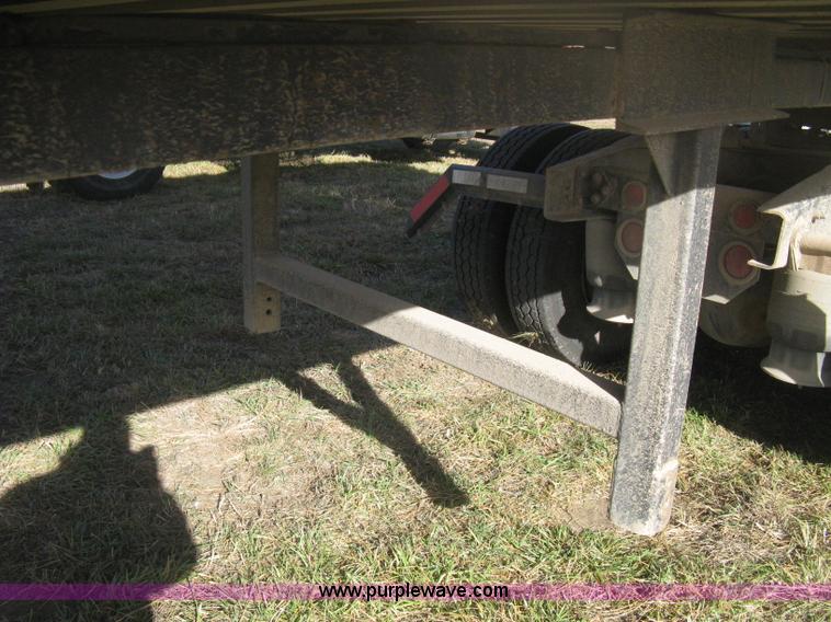 image for item B8489 1991 Travis spread axle end dump trailer