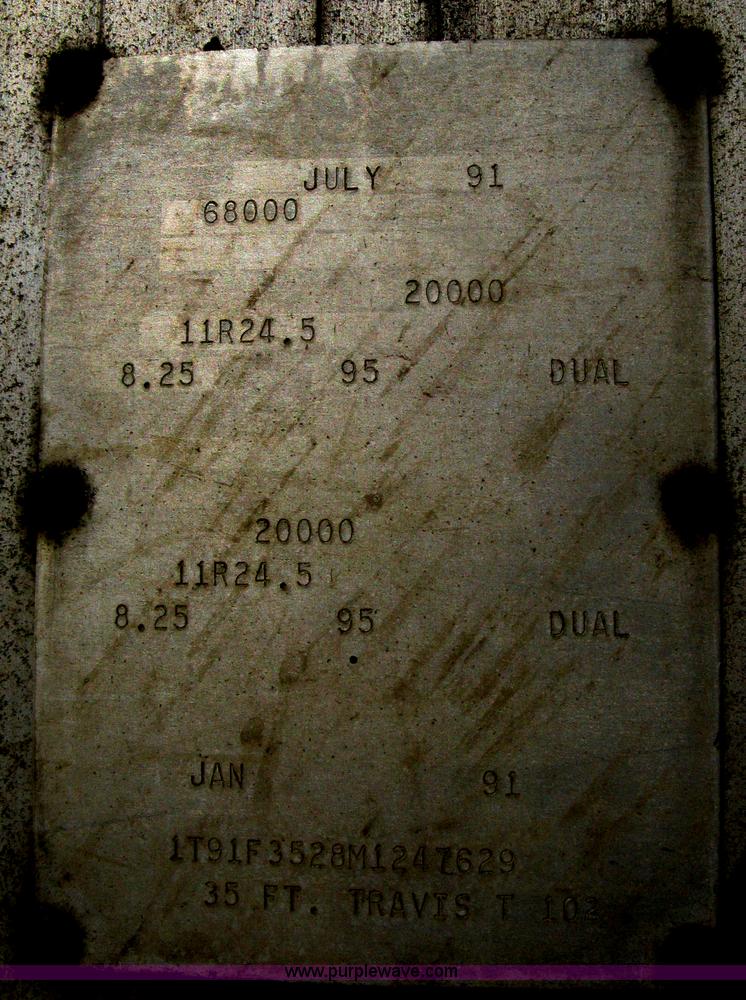 image for item B8489 1991 Travis spread axle end dump trailer