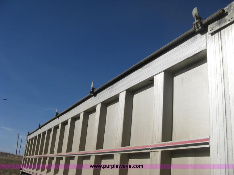 image for item B8489 1991 Travis spread axle end dump trailer