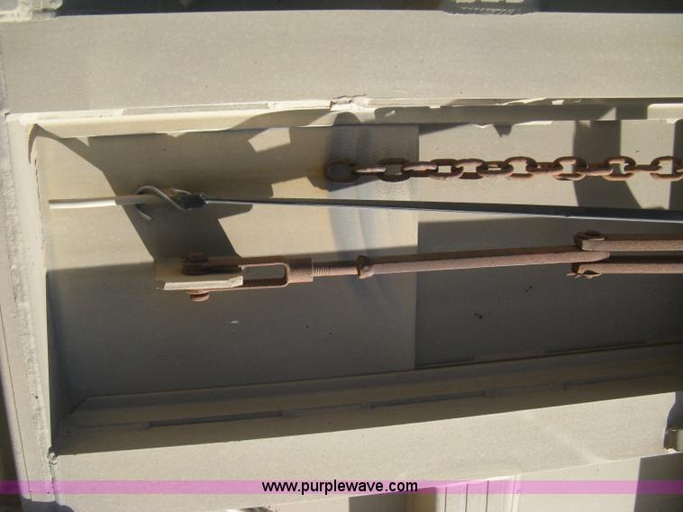 image for item B8489 1991 Travis spread axle end dump trailer