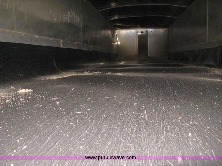 image for item B8489 1991 Travis spread axle end dump trailer