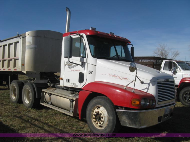 image for item B8490 2000 Freightliner Century Class tandem axle semi truck