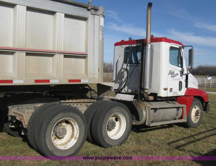 image for item B8490 2000 Freightliner Century Class tandem axle semi truck