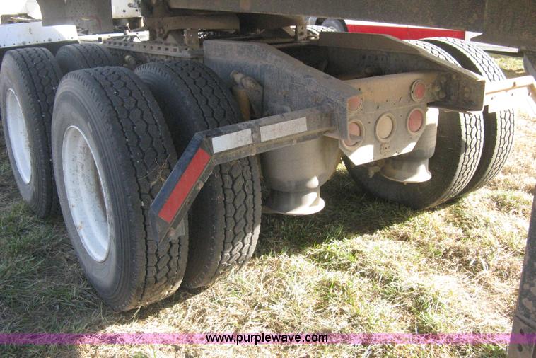 image for item B8490 2000 Freightliner Century Class tandem axle semi truck