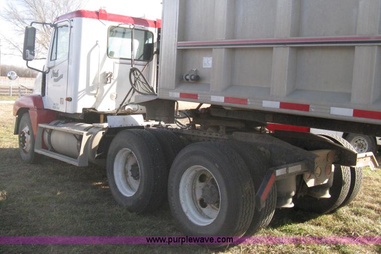 image for item B8490 2000 Freightliner Century Class tandem axle semi truck