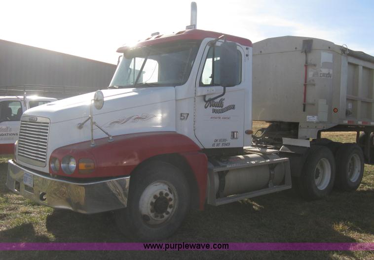 image for item B8490 2000 Freightliner Century Class tandem axle semi truck